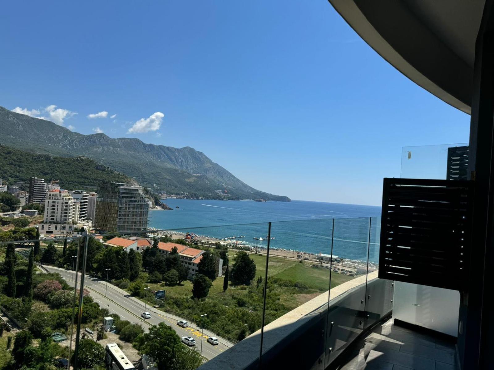 Skyline Premium Residences Апартаменти